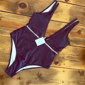 [ cupshe ] tranquil cove v-neck one piece